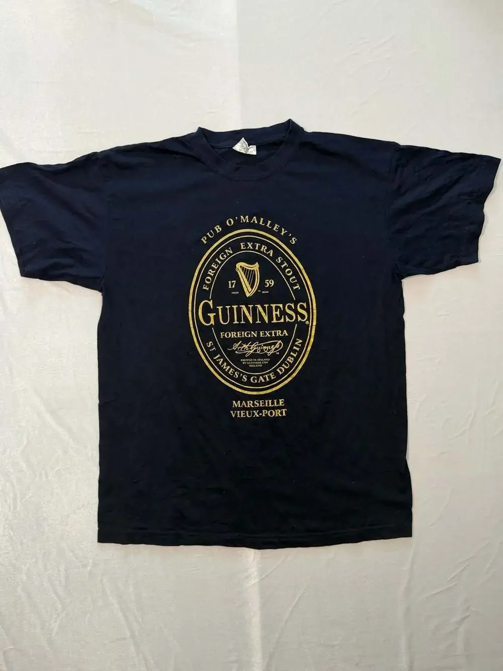 Pub O'Malley's Guinness Foreign Extra Stout Marseille Vieux-Port Graphic T-Shirt